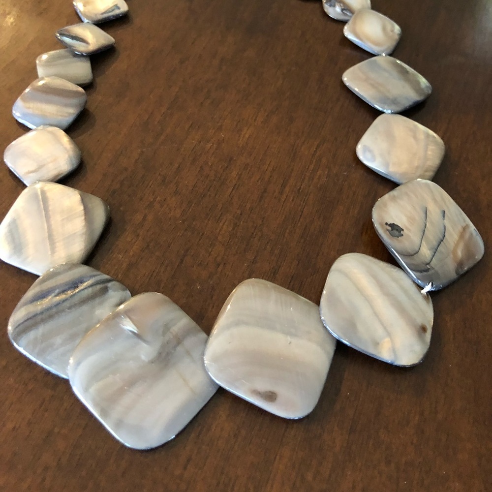 Gray Square Shells Necklace - Picture 4 of 5